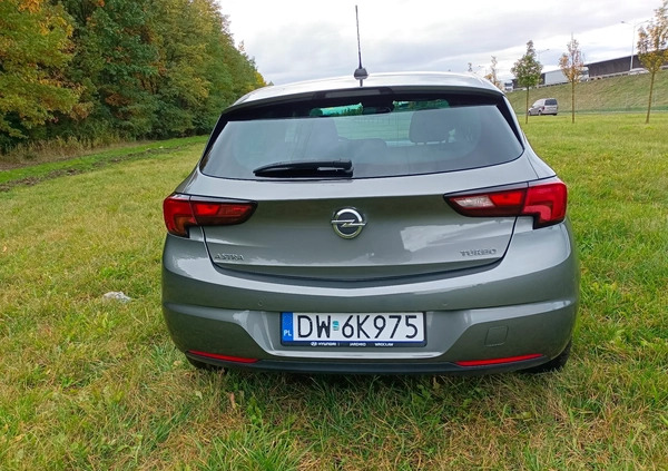 Opel Astra cena 53400 przebieg: 77000, rok produkcji 2017 z Wrocław małe 232